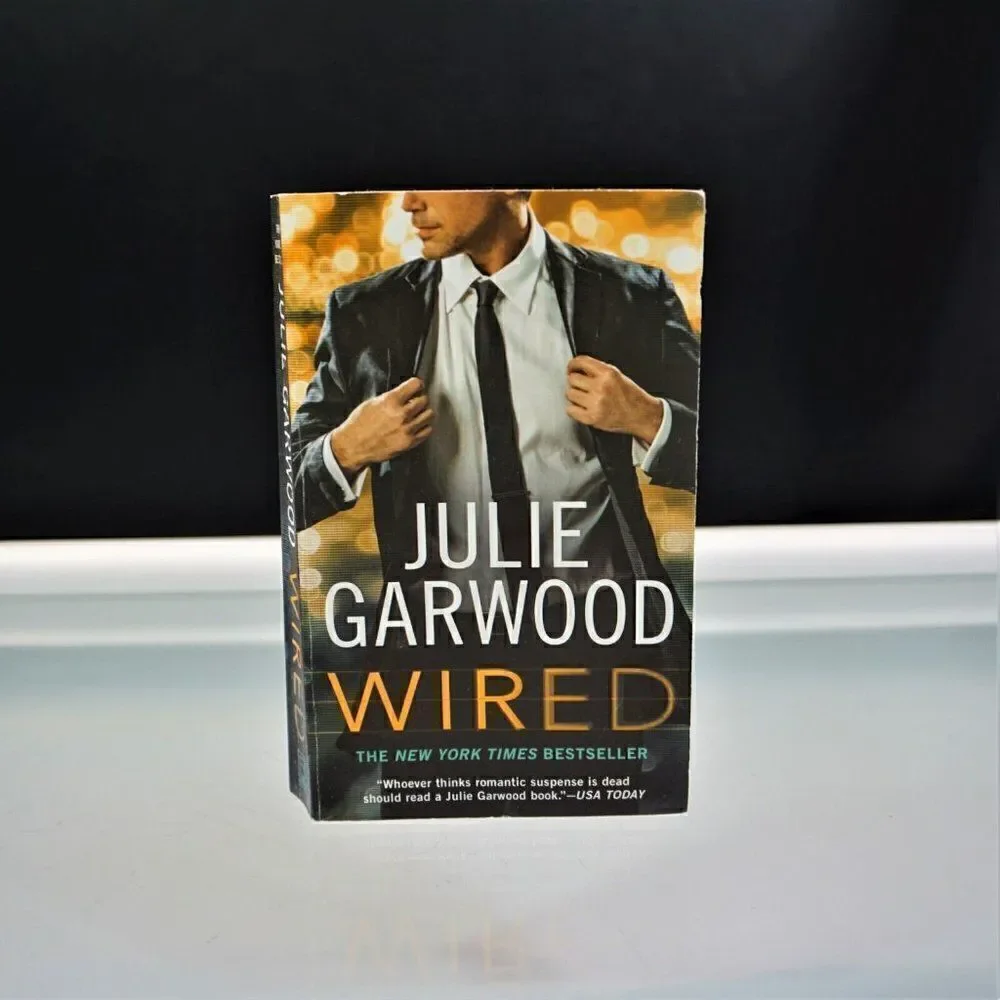 Wired by Julie Garwood 2018 Berkley Paperback